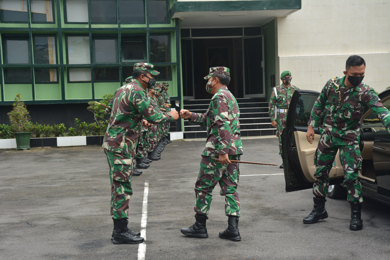 Jalin Silaturahmi, Pangdam IV/Diponegoro Berkunjung Ke Korem  073/Makutarama 
